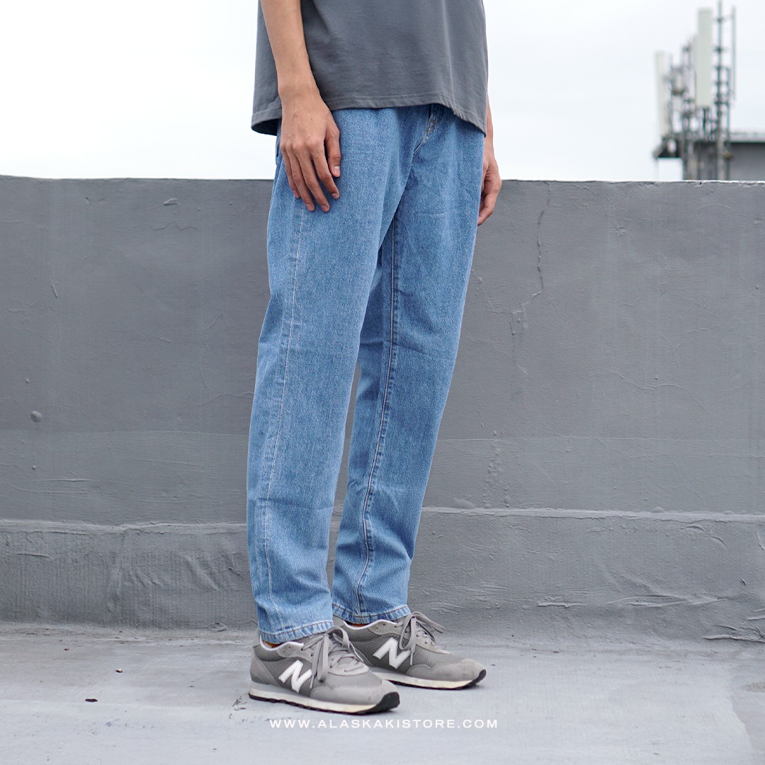 Regular Tapered Denim Jeans Light Blue GI5001