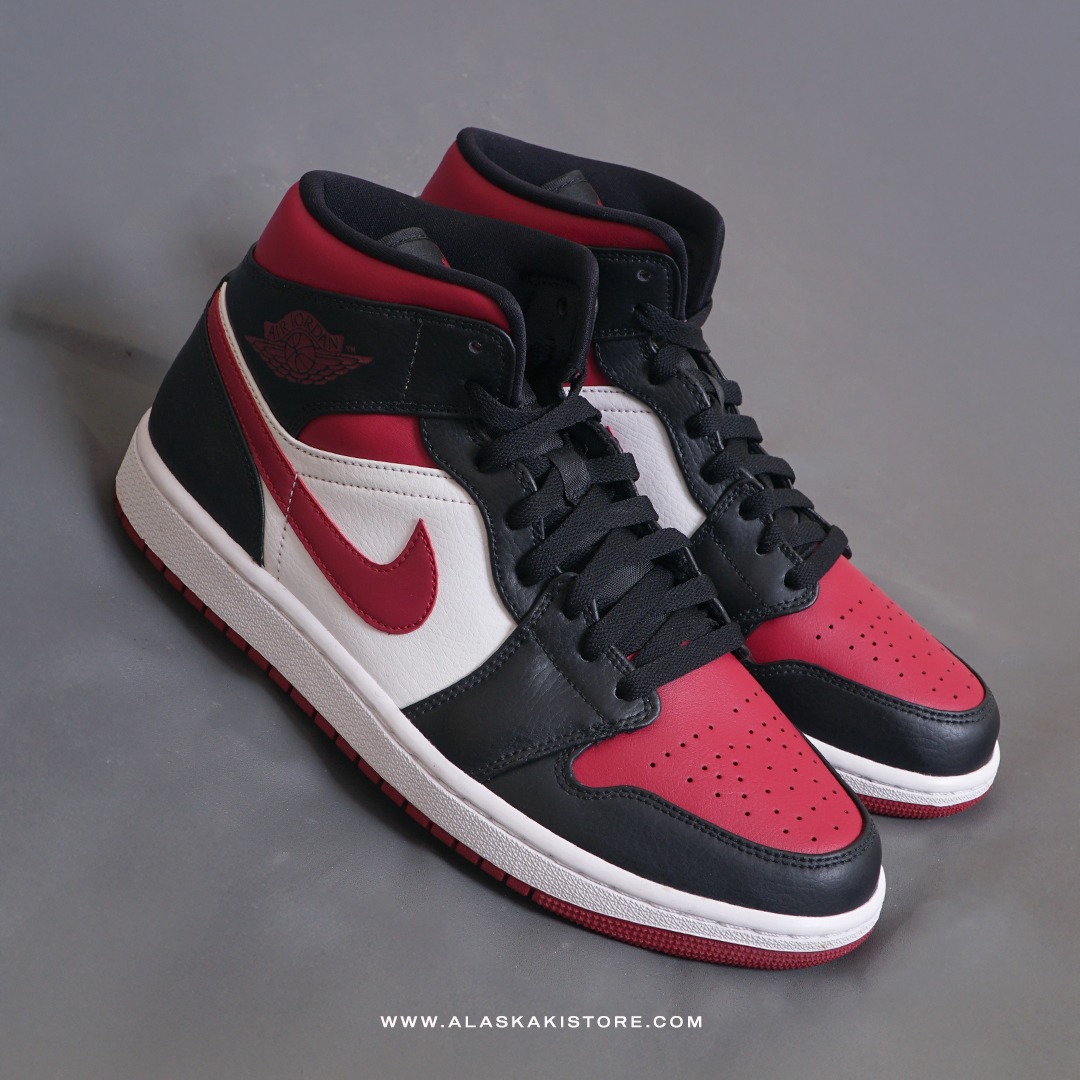 Air Jordan 1 Mid Bred Toe Noble Red (New)