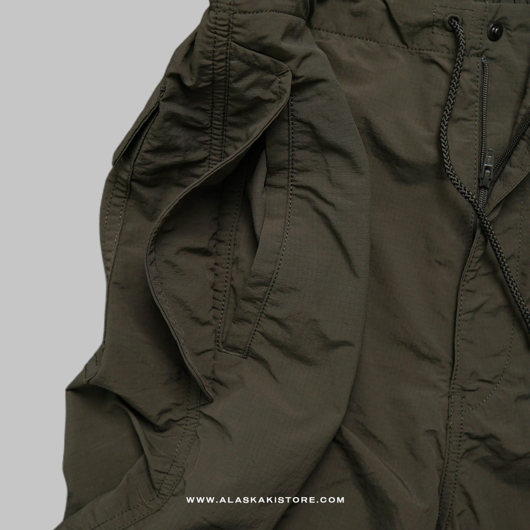 Loose Fit Parachute Pants Olive GU5026