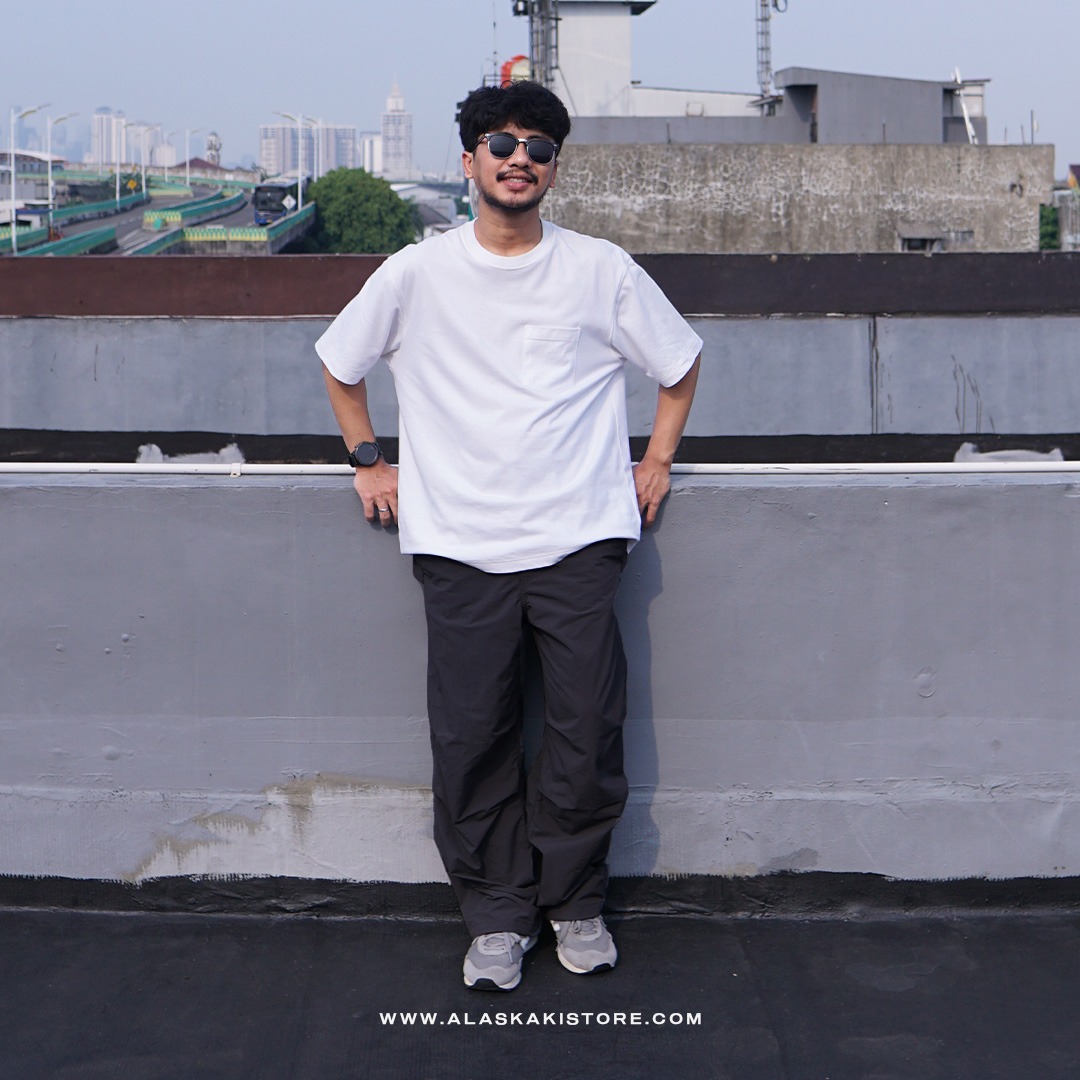 Loose Fit Parachute Pants Black GU5025
