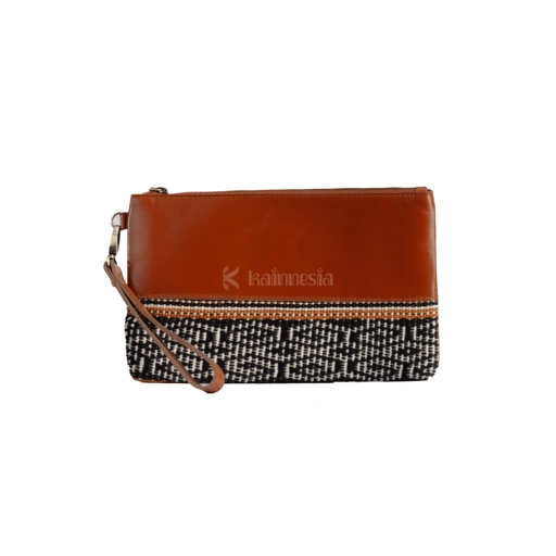 Image of KAINNESIA Sekar Clutch - Tenun Kulit Sapi Asli