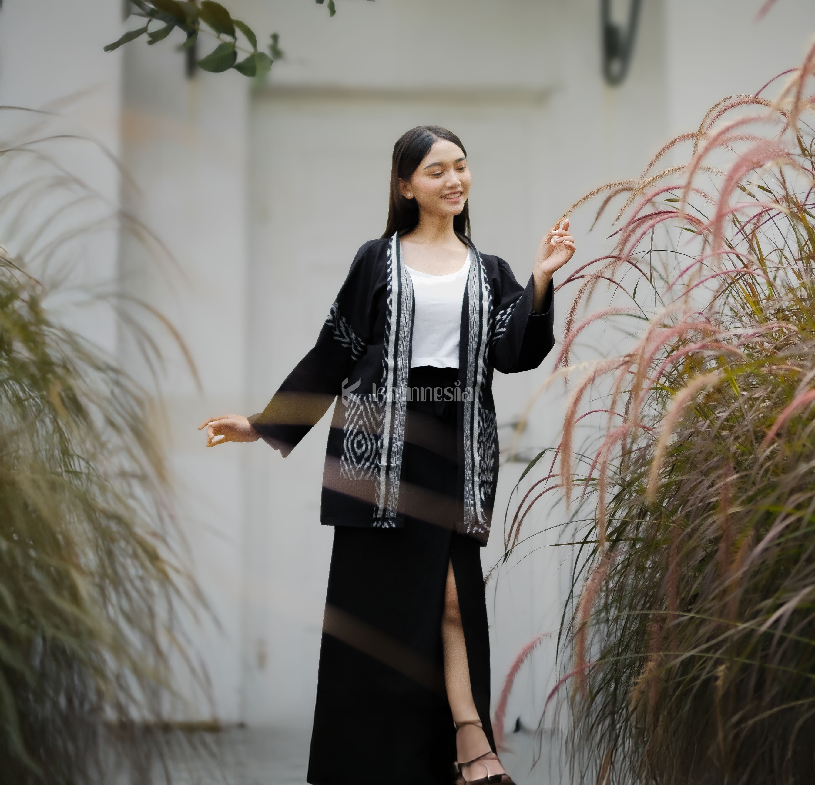 Kainnesia Outer Tenun Pria Wanita Nara Series Black