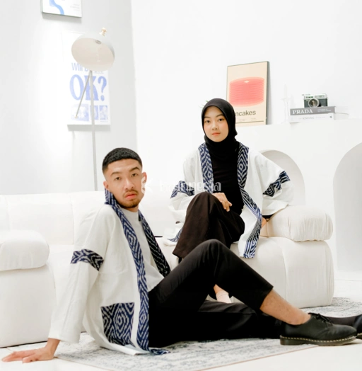 Image of Kainnesia Outer Tenun Pria Wanita Nara Series White