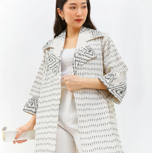 Image of KAINNESIA Blazer Tenun Wanita Gayatri Series