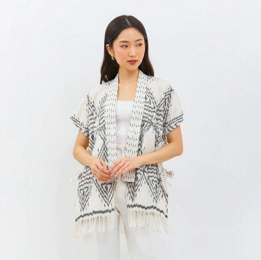 Image of KAINNESIA Vest Tenun Wanita Gayatri Series