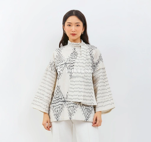 Image of KAINNESIA Blouse Tenun Wanita Gayatri Series