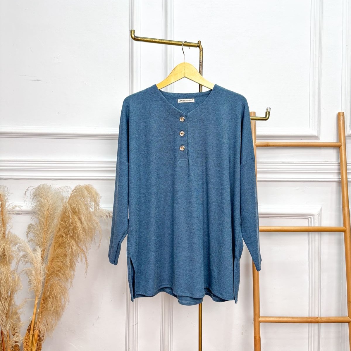 Setelan Baju Kancing Batwing Celana Kulot dan Rok Full Karet - JV Hasanah Gamila Oneset Pants Corduroy Abstract