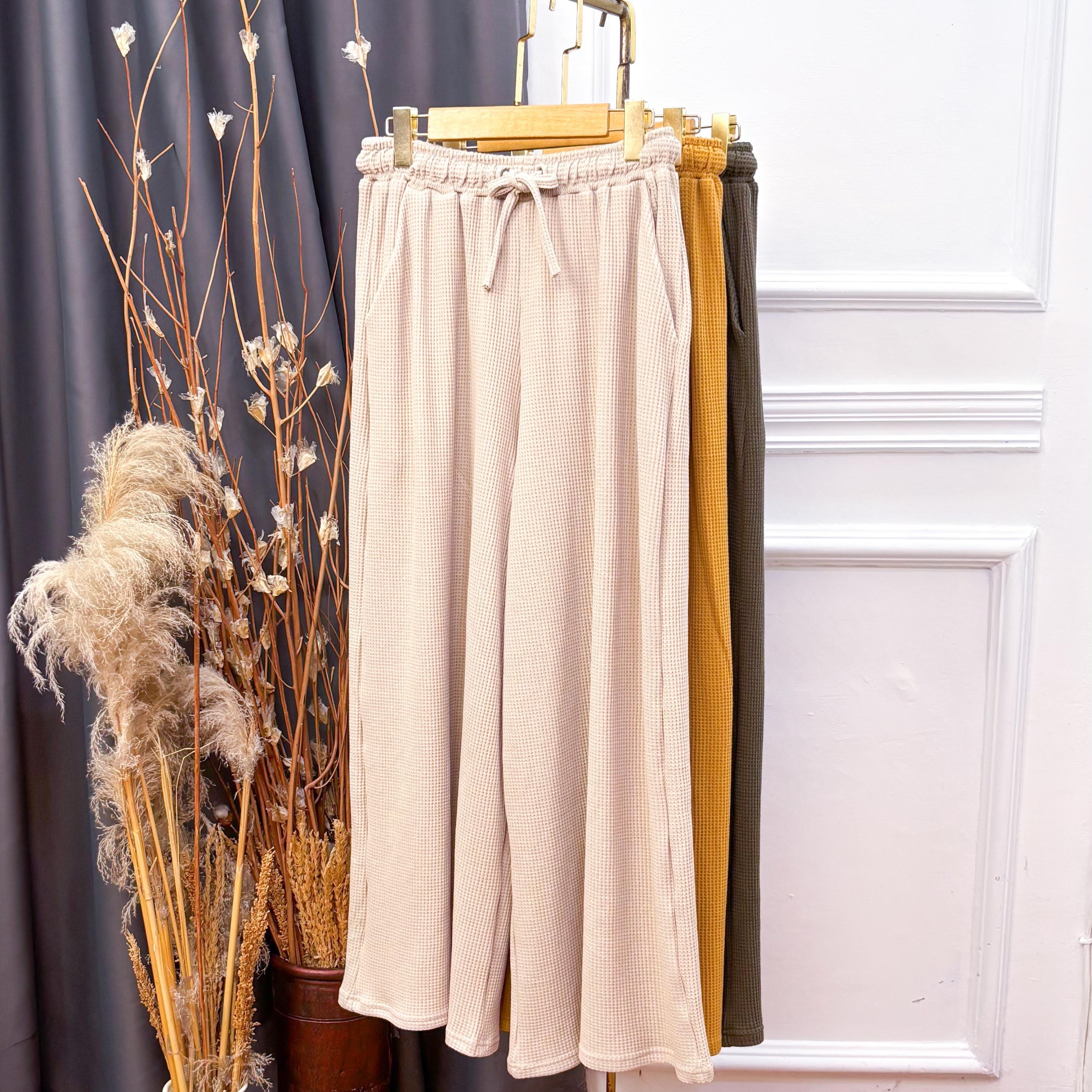 Oneset Rok dan Kulot Azzahra Waffle Knit Busui Jumbo - Jv Hasanah Setelan Rok dan Kulot Azzahra Waffle Knit