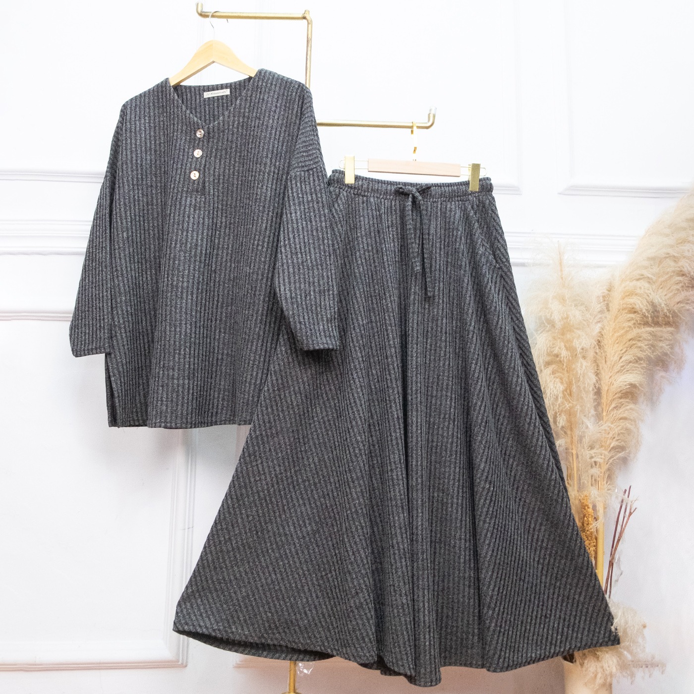 SetRok Rajut Melange Gamila Kancing - JV Hasanah Gamila Rajut Melange Set Rok Adem Jumbo