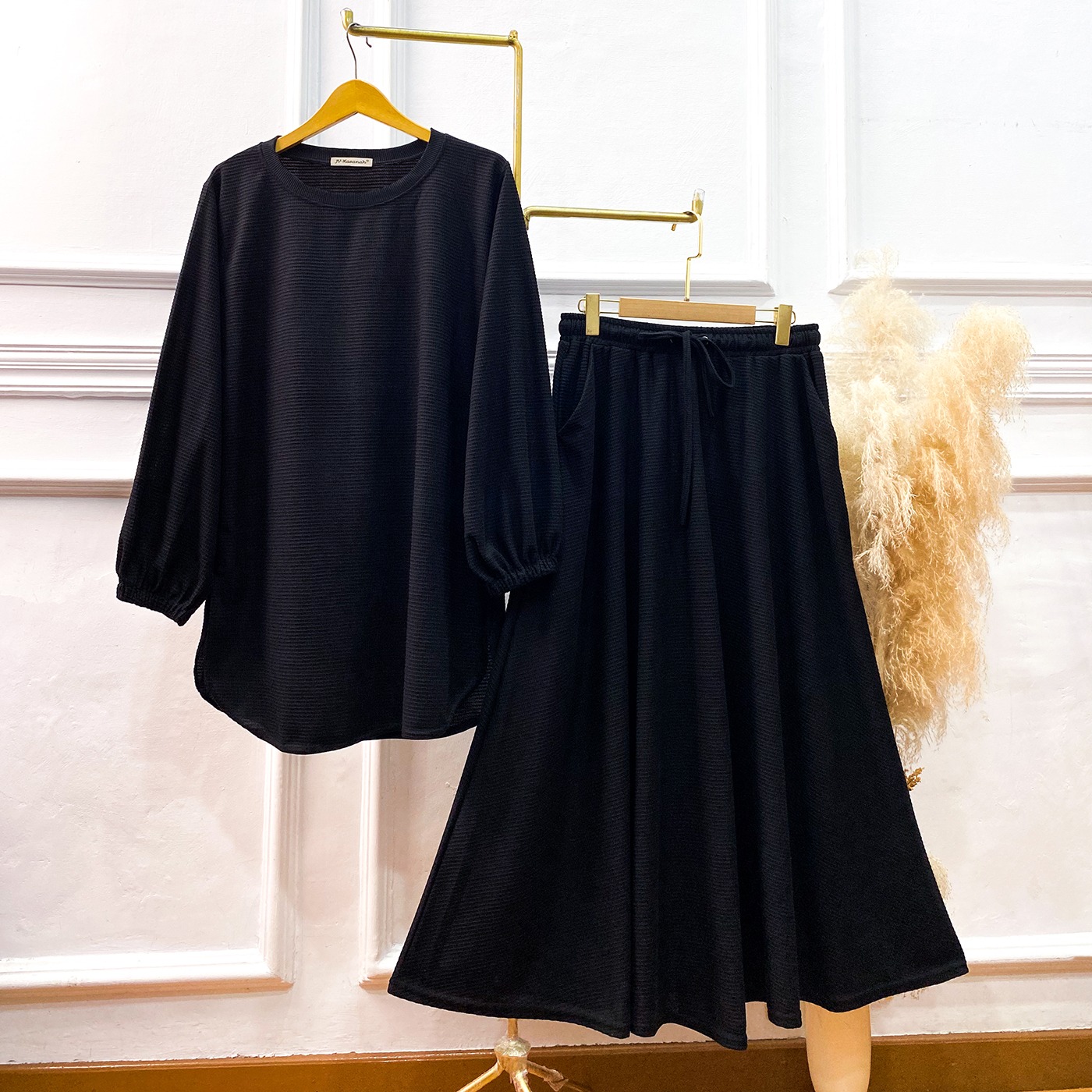 Oneset Baju Kurung Oval Waffle Knit Series Black - Setelan Rok Kaos Knit Waffle