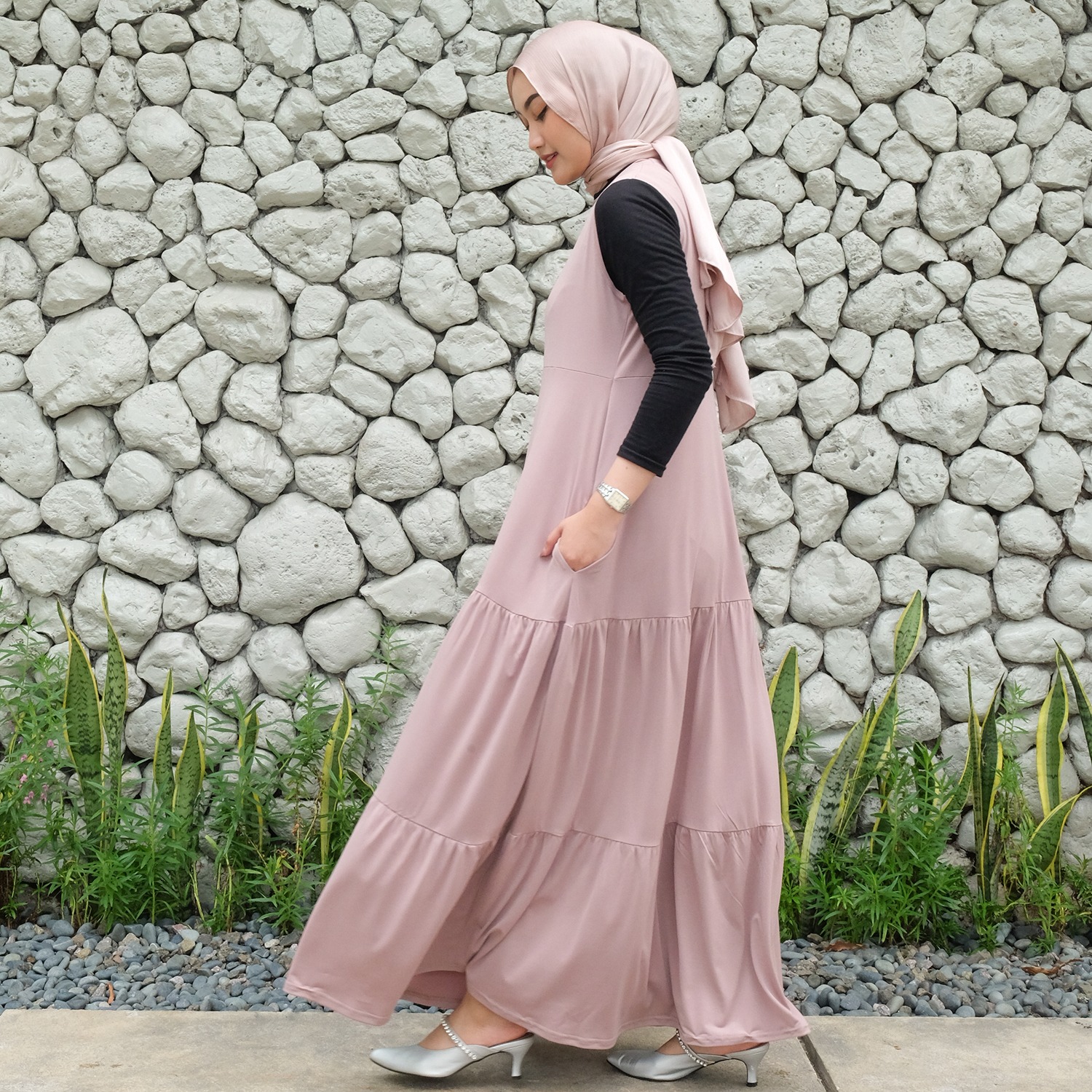 Sheilla Ruffle Sleeveless Jersey Dress - Gamis Susun Tanpa Lengan Busui Friendly