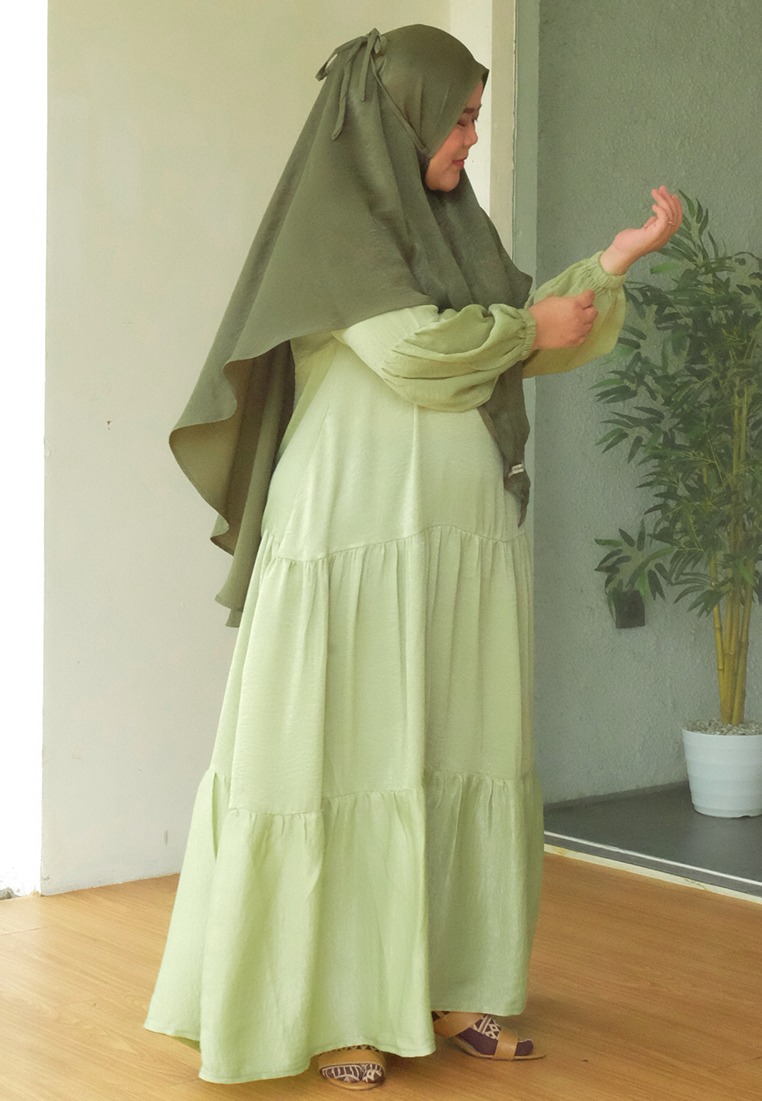 Asyifa Shimmer Dress - Gamis V Ruffle Silk Flowy dan Busui 
