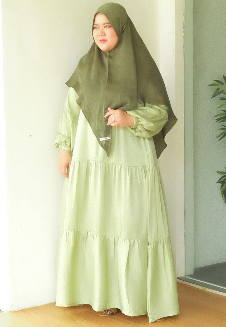 Asyifa Shimmer Dress - Gamis V Ruffle Silk Flowy dan Busui 