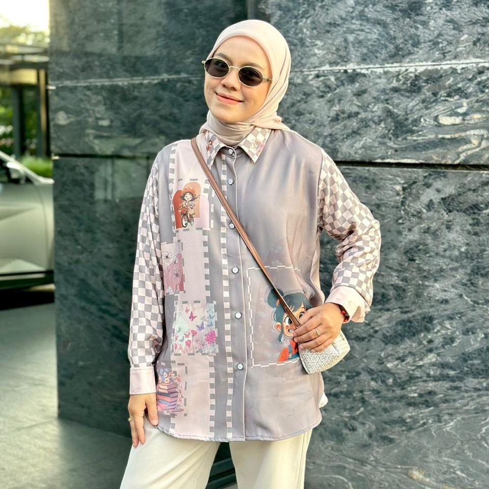 KEMEJA FULL PRINT MOTIF LUCU LUMI LOLY CREP BY AMEELA.KL