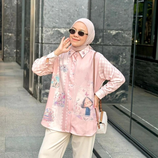 KEMEJA FULL PRINT MOTIF LUCU LUMI LOLY CREP BY AMEELA.KL