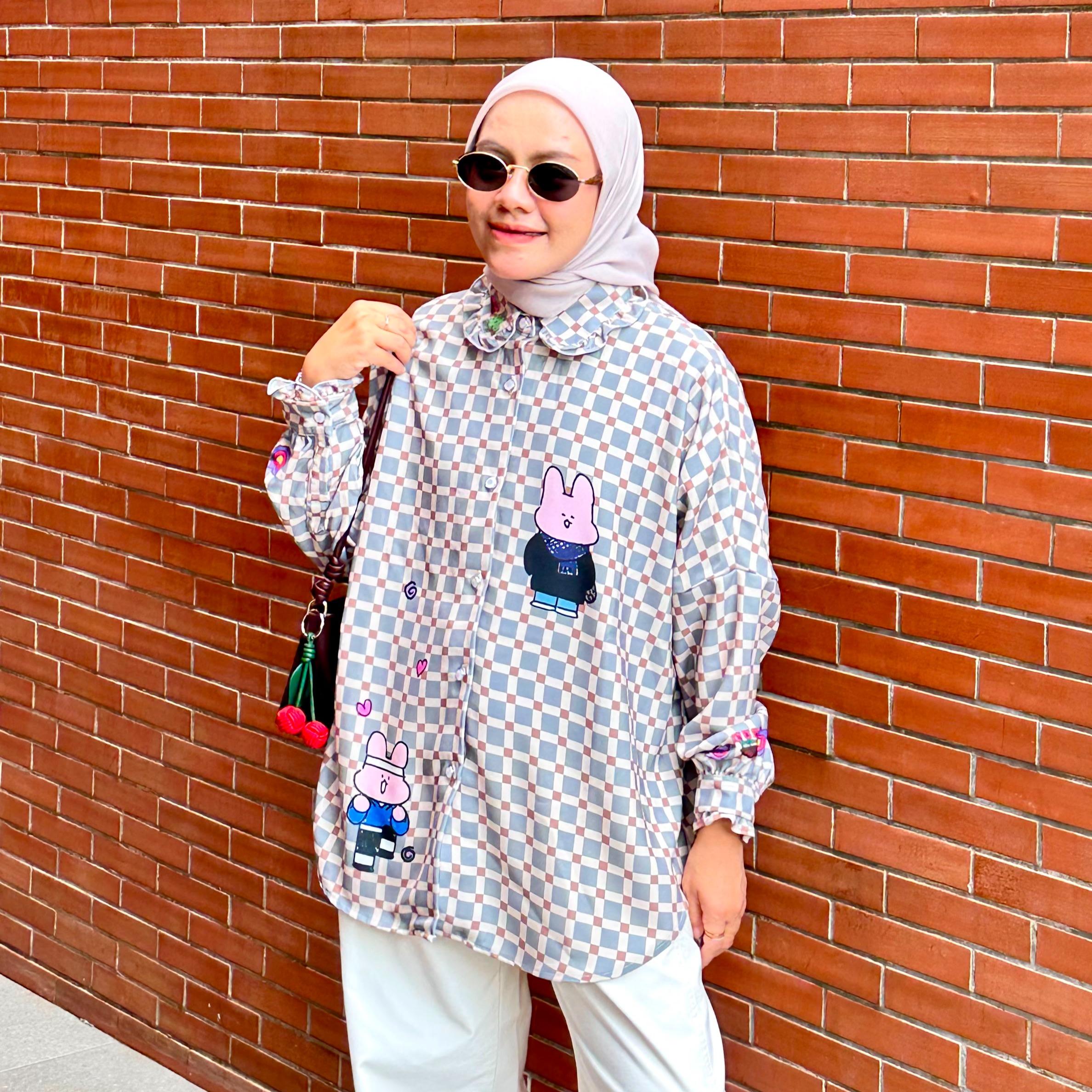 KEMEJA OVERSIZE DUMA BAHAN LOLY CREPE BY AMEELA. KL