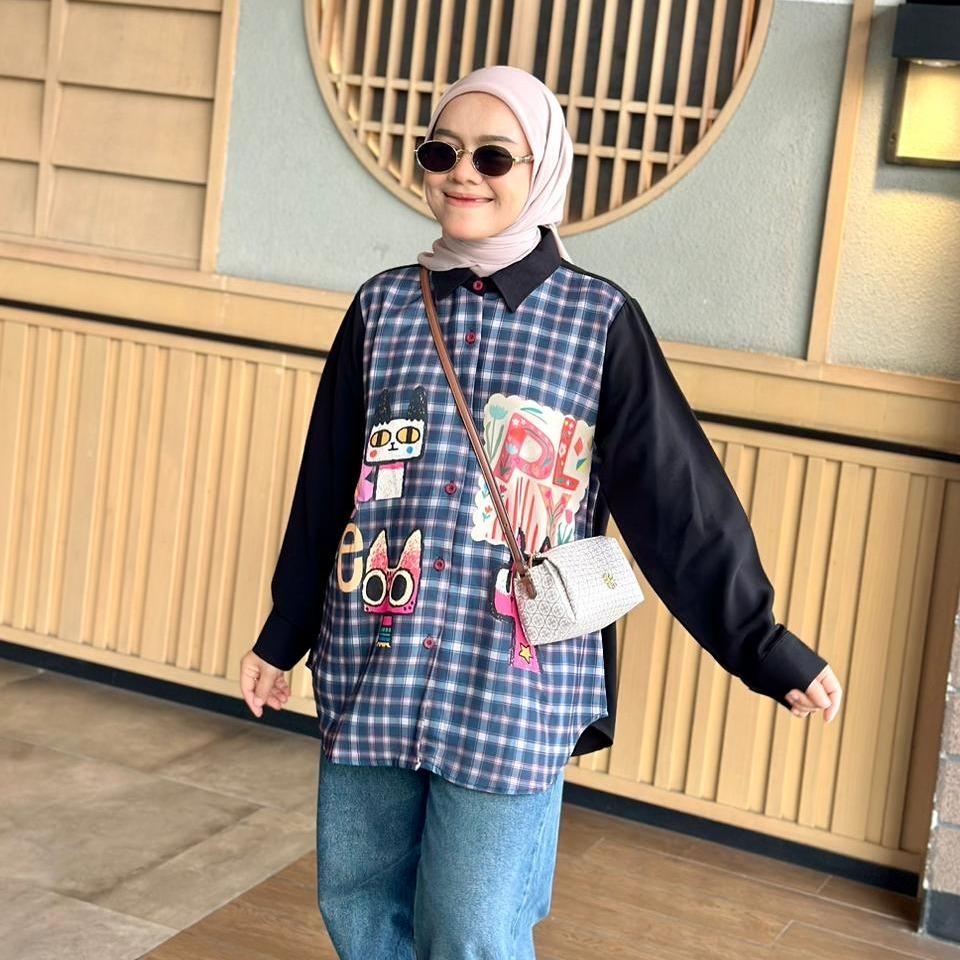 KEMEJA PRINT DEPAN KUCING MOLY ARUMI BY AMEELA KL