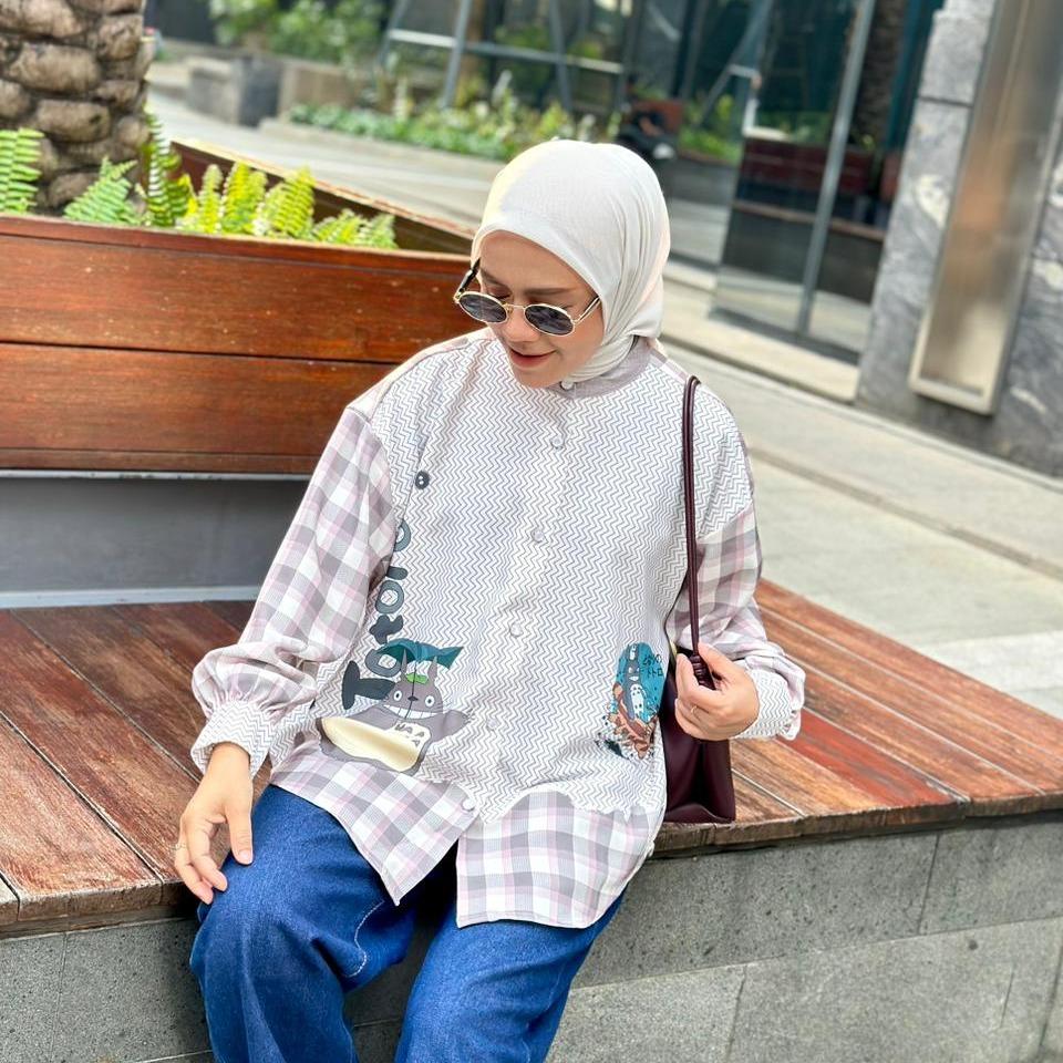 KEMEJA OVERSIZE MOTIF CARTOON BAHAN LOLY BY AMEELA. KL