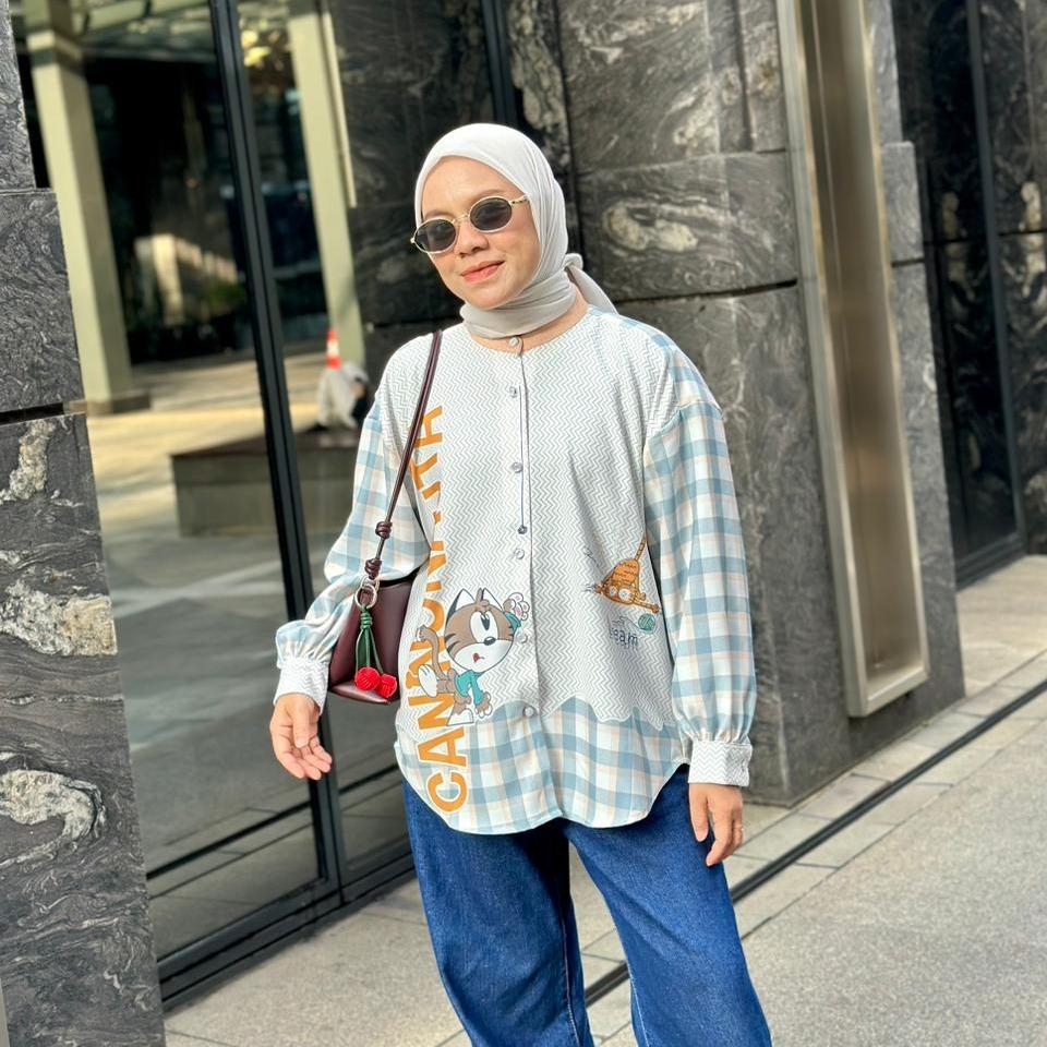 KEMEJA OVERSIZE MOTIF CARTOON BAHAN LOLY BY AMEELA. KL