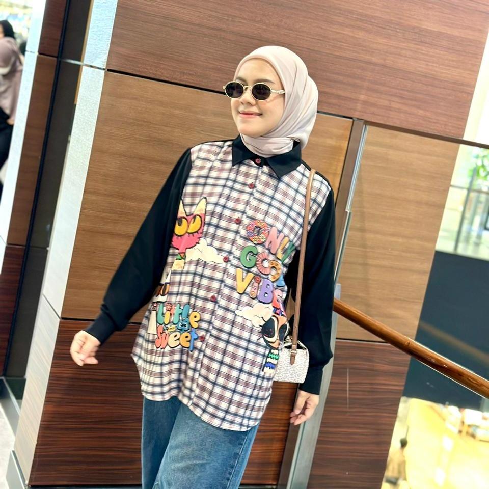 KEMEJA PRINT DEPAN KUCING MOLY ARUMI BY AMEELA KL