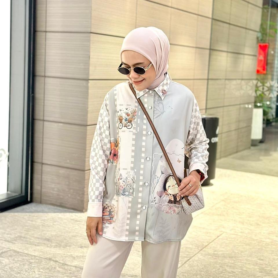 KEMEJA FULL PRINT MOTIF LUCU LUMI LOLY CREP BY AMEELA.KL