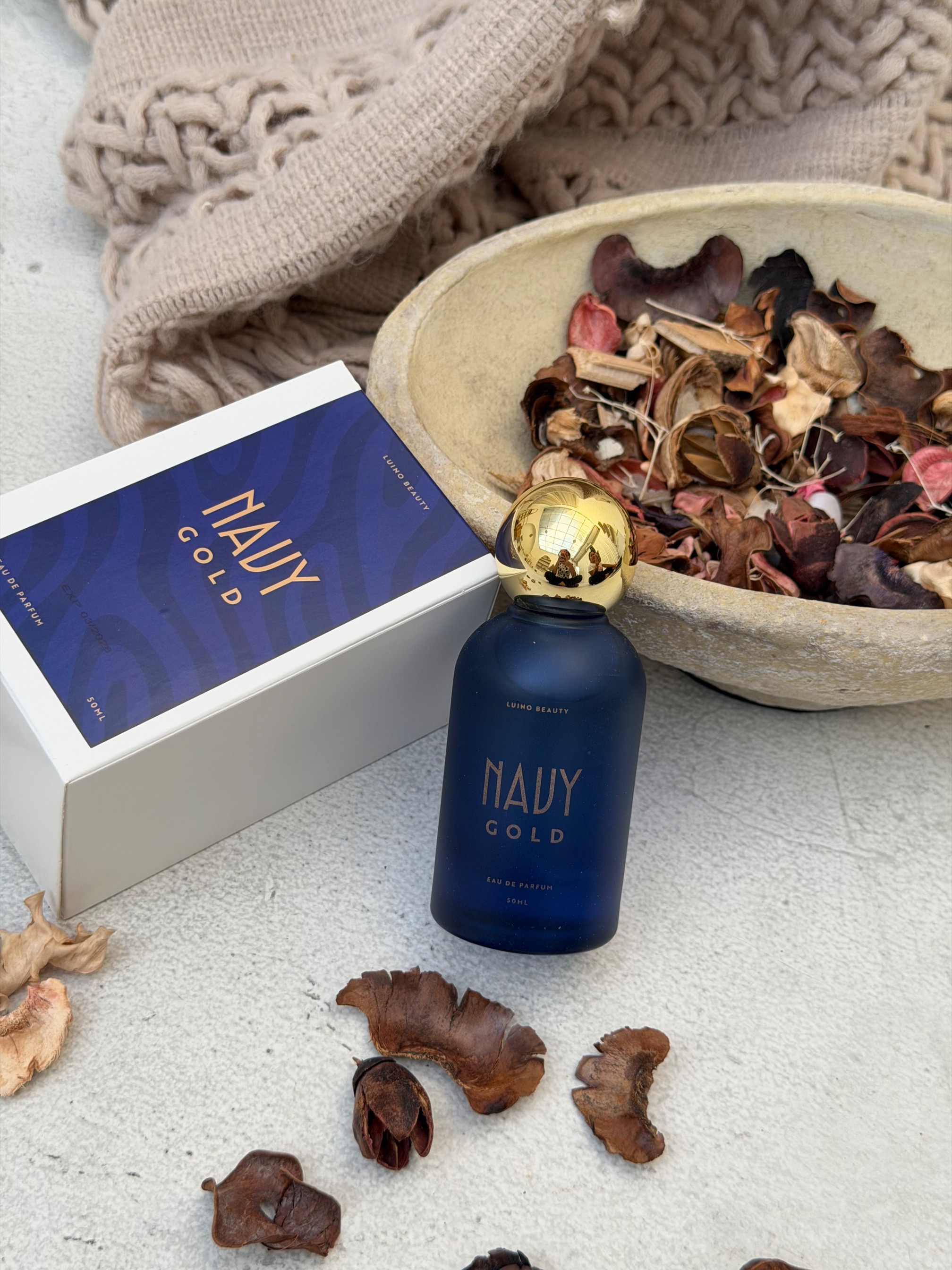 Navy gold (Giveaway iPhone 18Pro & Sepeda Listrik)