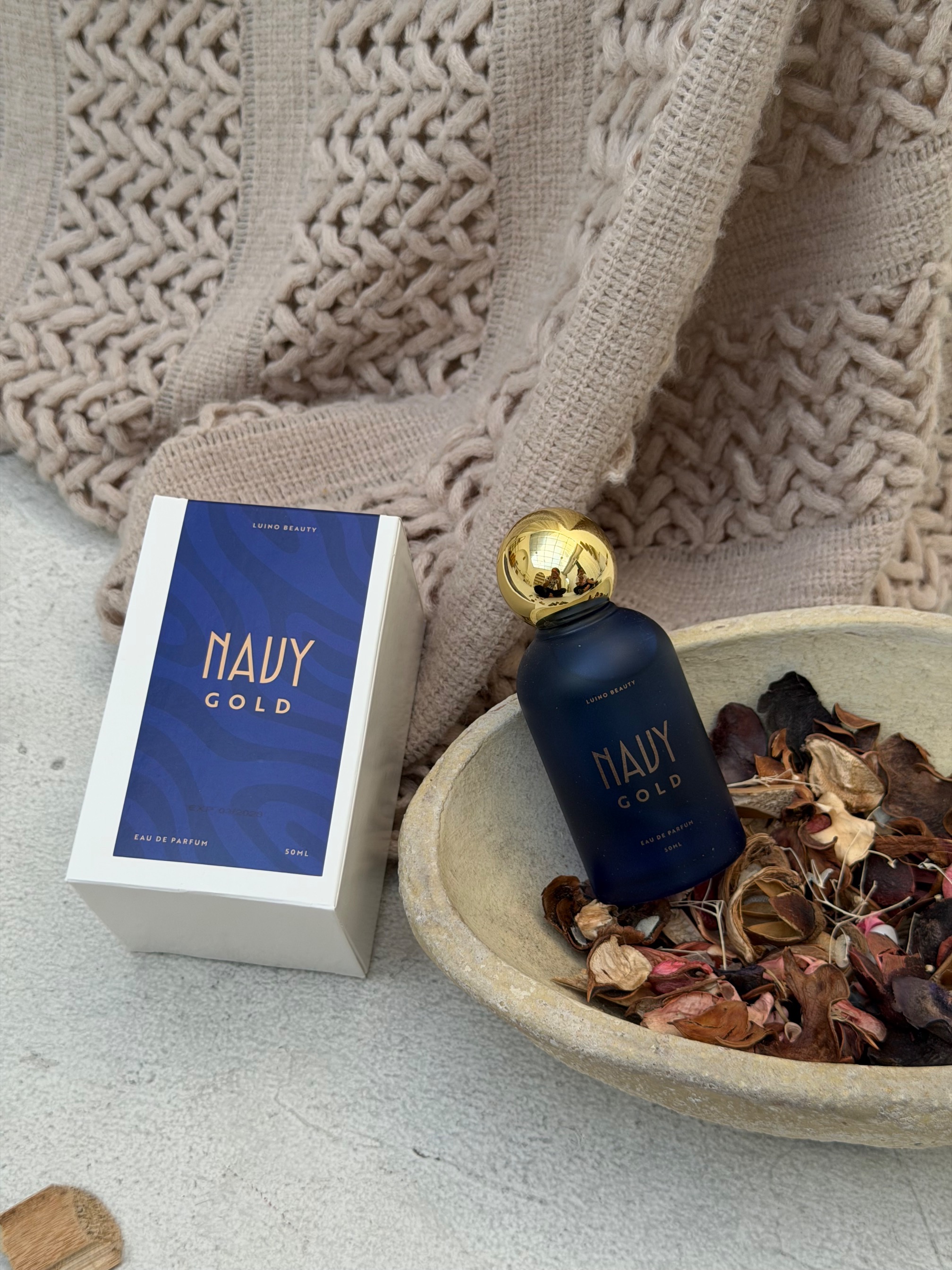 Navy gold (Giveaway iPhone 18Pro & Sepeda Listrik)