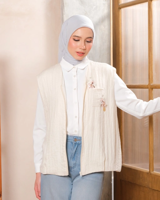 Image of NARA VEST - CLOUD CREAM