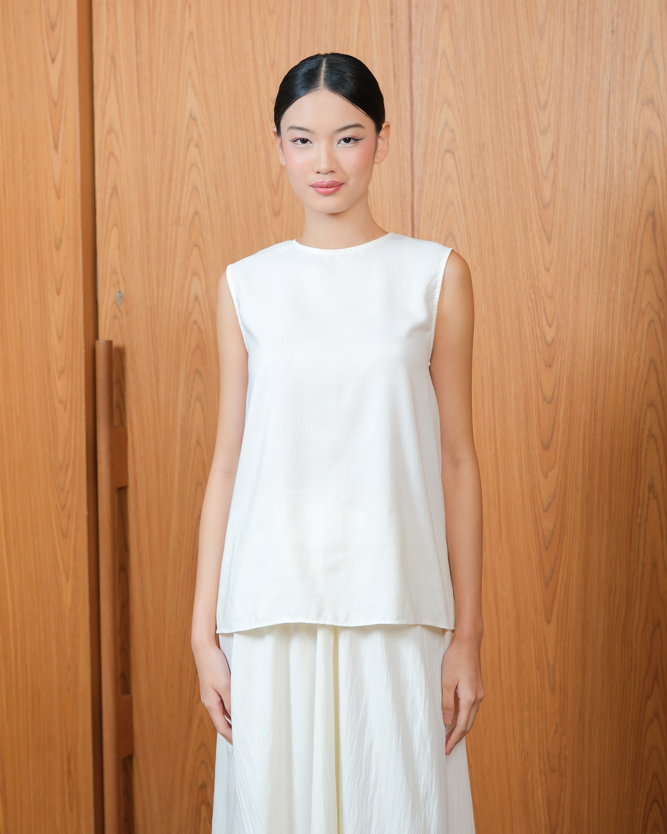 SASMAYA SLEEVELESS INNER - IVORY