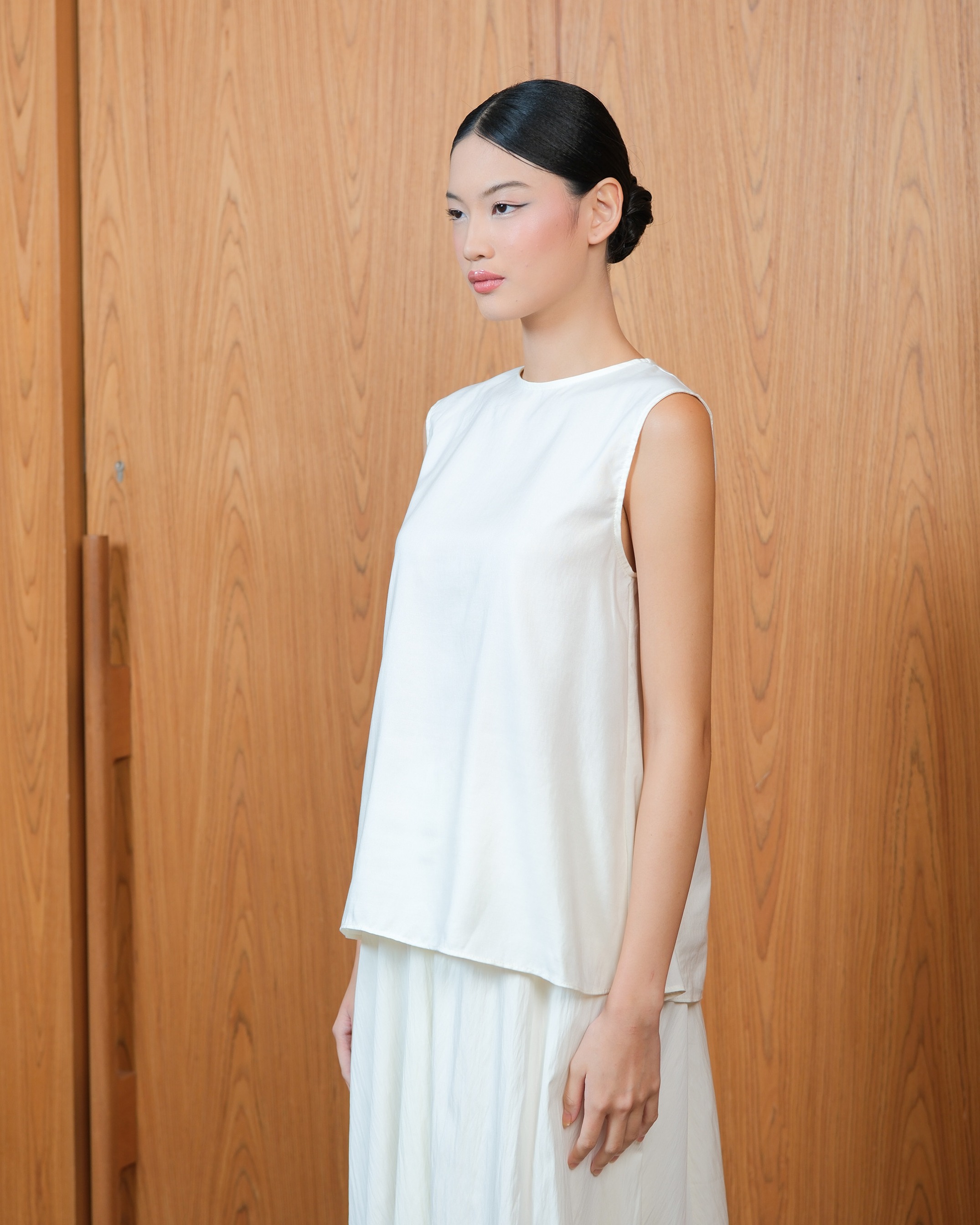SASMAYA SLEEVELESS INNER - IVORY