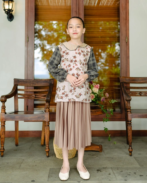 Image of ANANDAYU BLOUSE ANAK - STONE