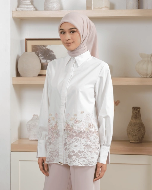 Image of FLEUR SHIRT - BROKENWHITE