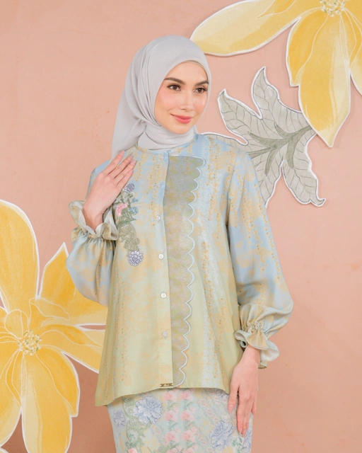 Image of KIRAI BLOUSE - BABY BLUE