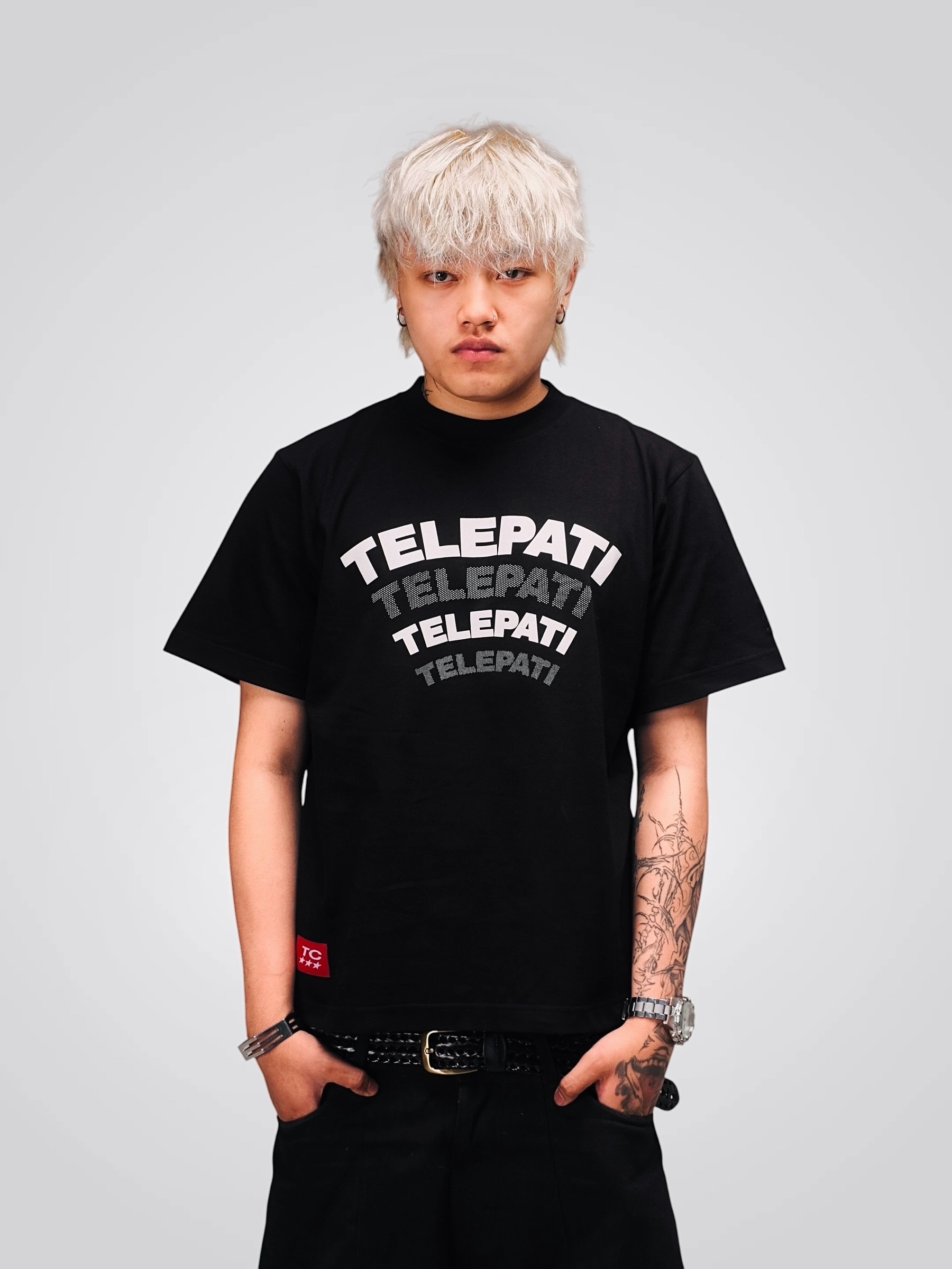 TSHIRT TELEPATI MOTION BLACK REGULAR FIT