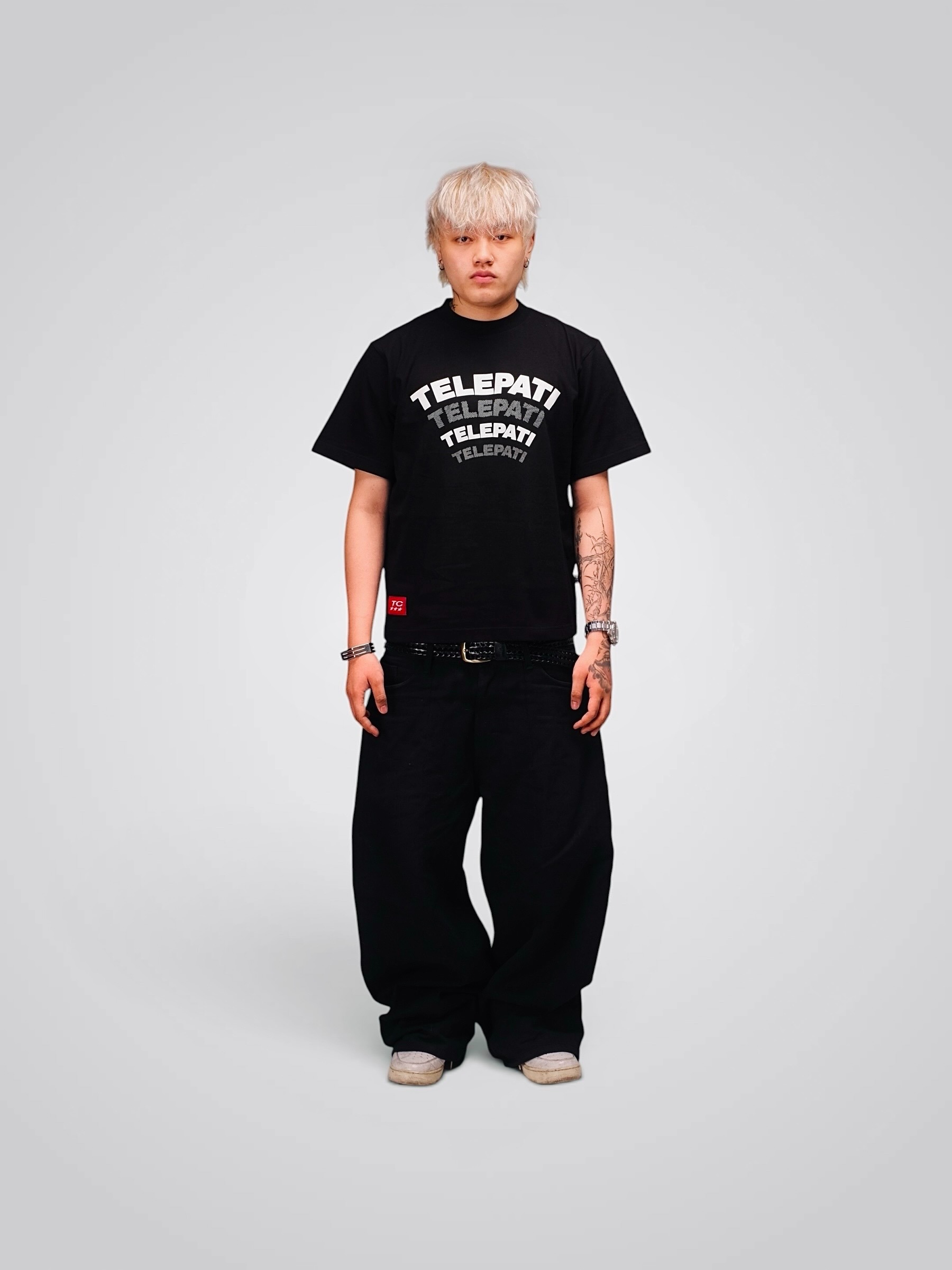 TSHIRT TELEPATI MOTION BLACK REGULAR FIT