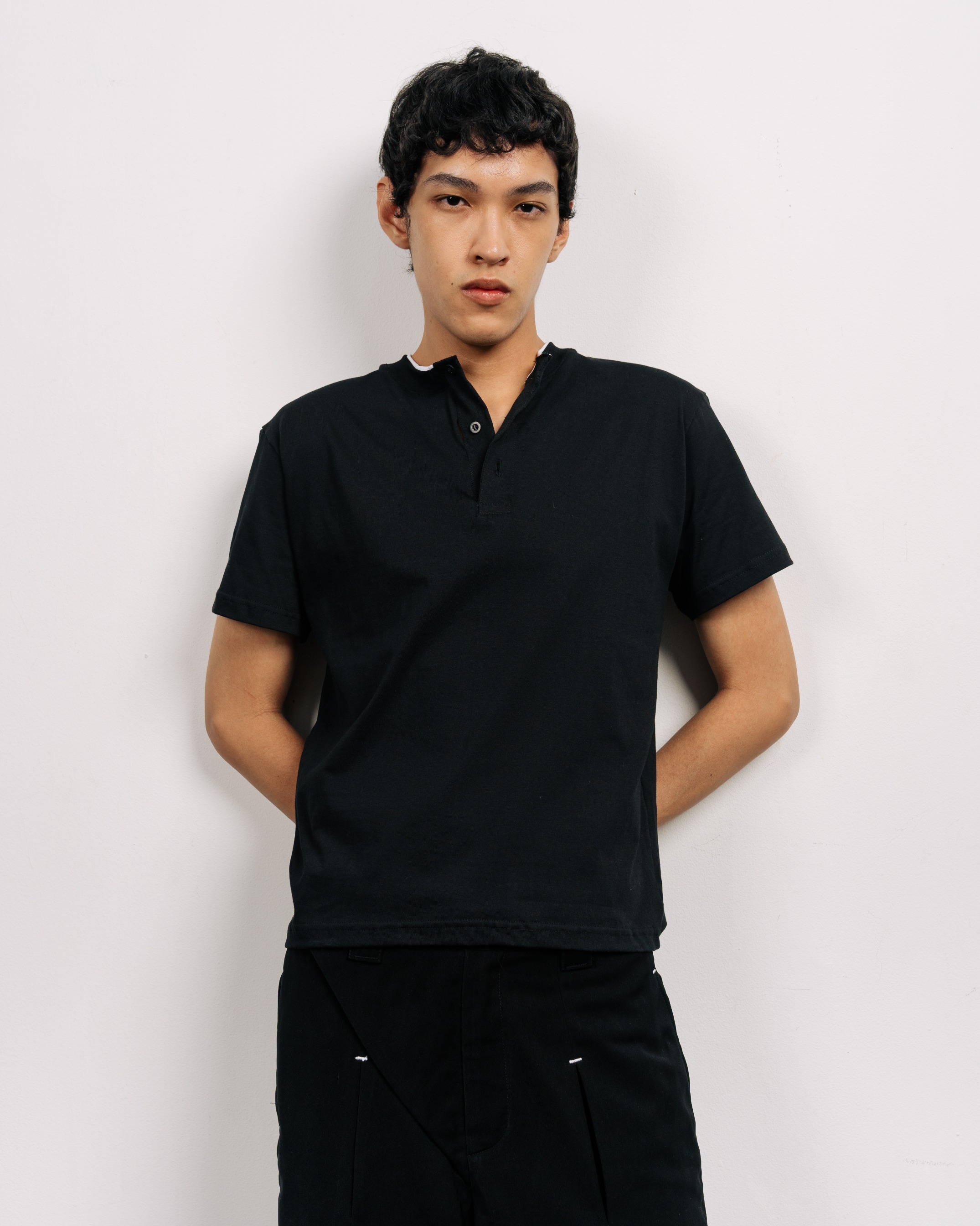 HENLEY NECK LAYER TEE BLACK