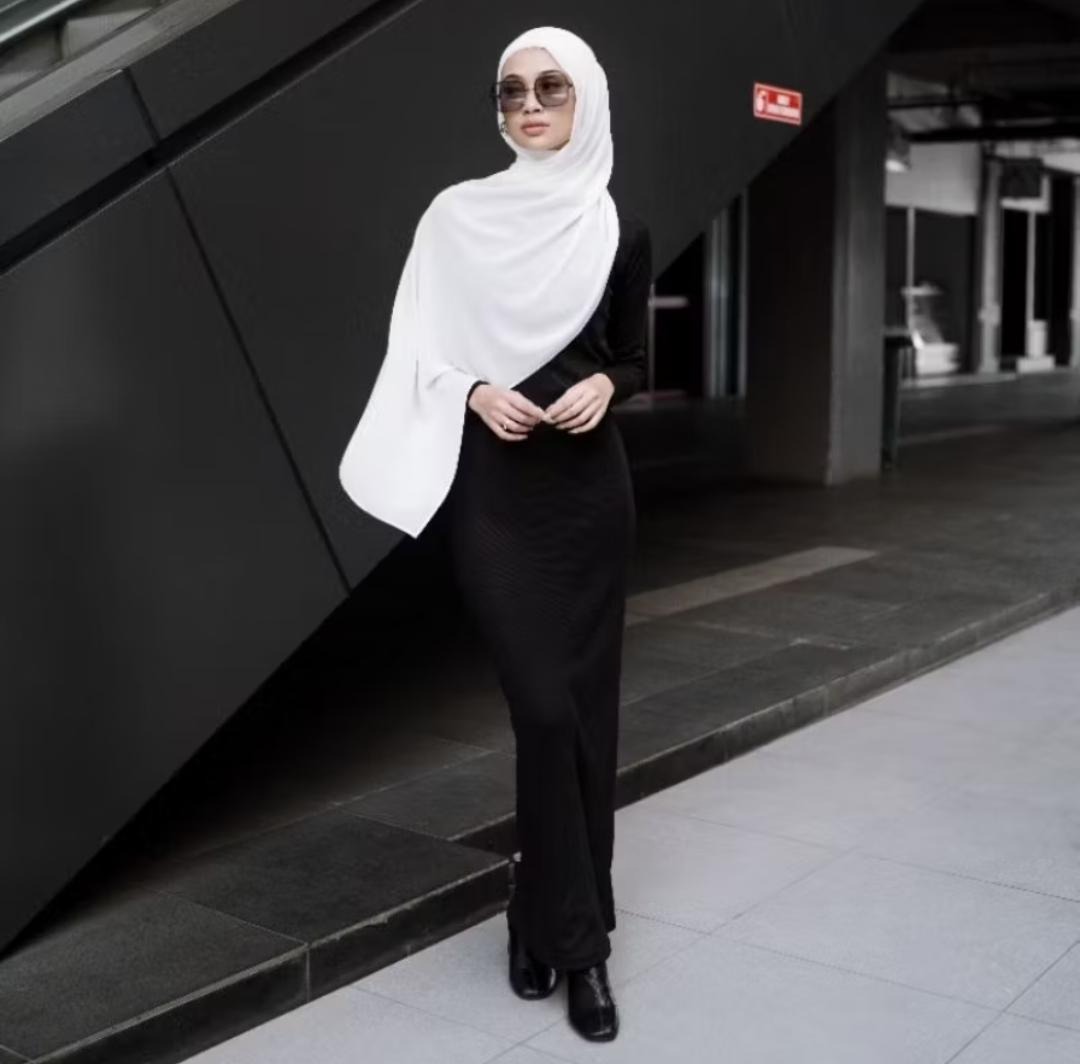 Monoxroom - Turtleneck Knit Dress