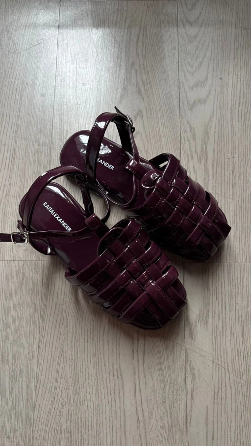 Image of Raitalexander - Shady Deep Burgundy Sandals