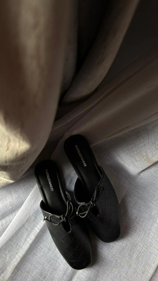 Image of Raitalexander - Serenity Lace Black Flats