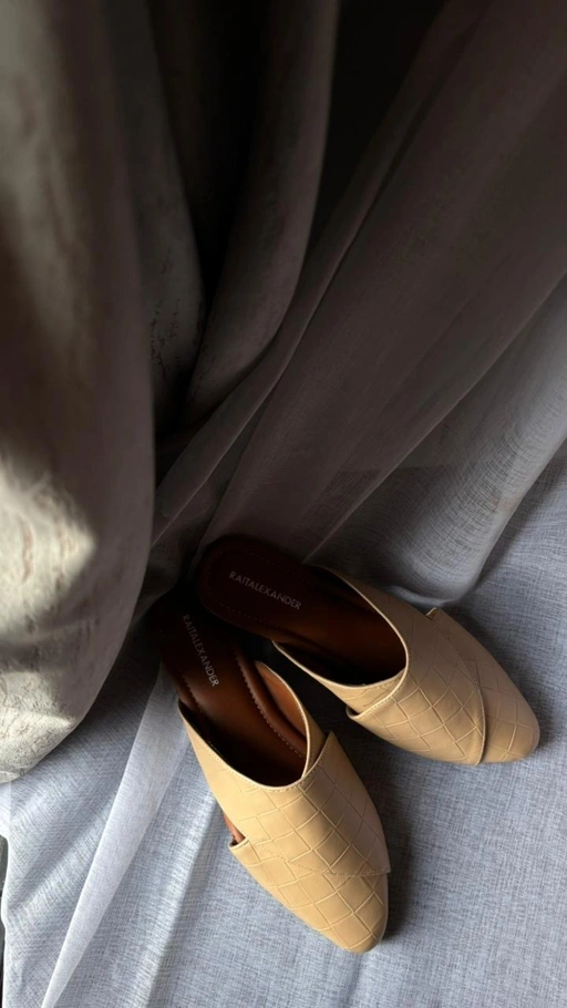 Image of Raitalexander - Woven Neutral Caramel Flats
