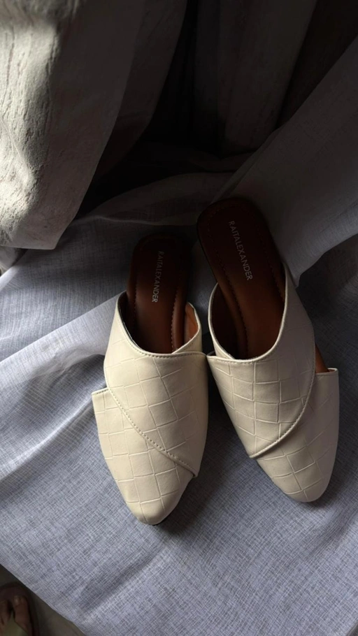 Image of Raitalexander - Woven Lace Cream Flats