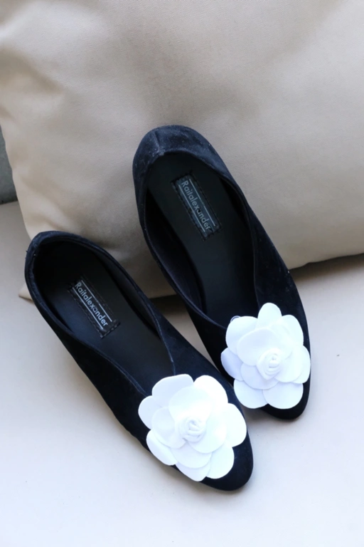 Image of JESSY BLACK