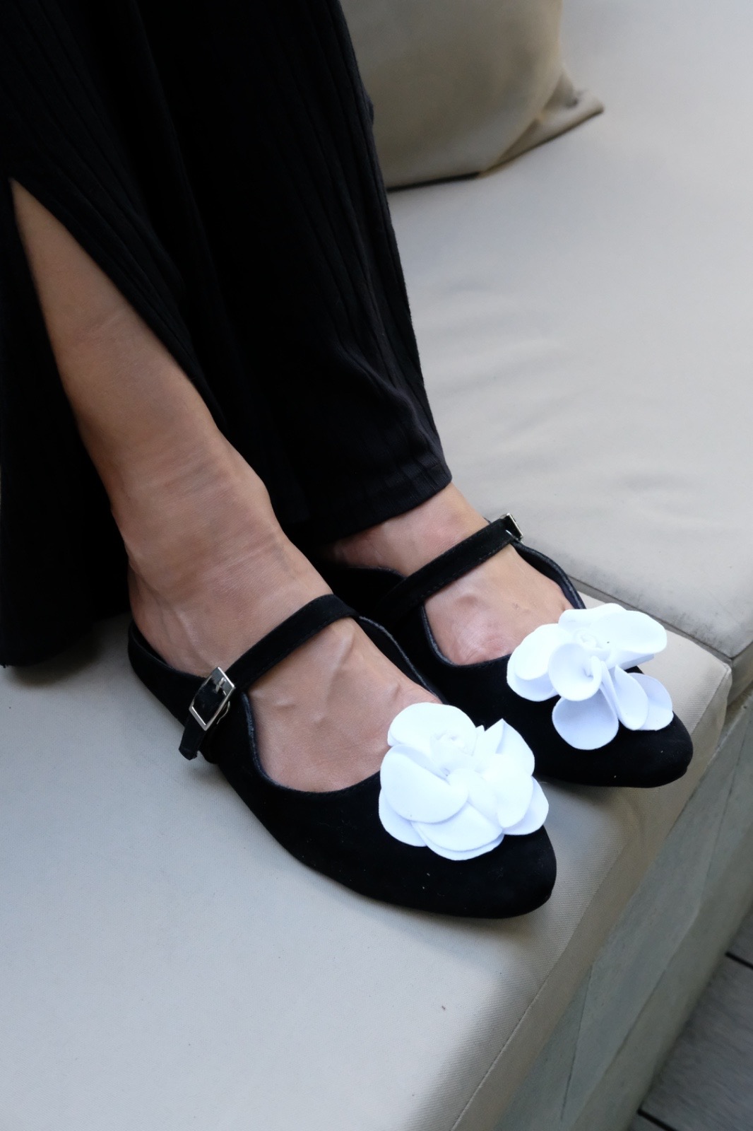 ALURA BLACK FLATSHOES