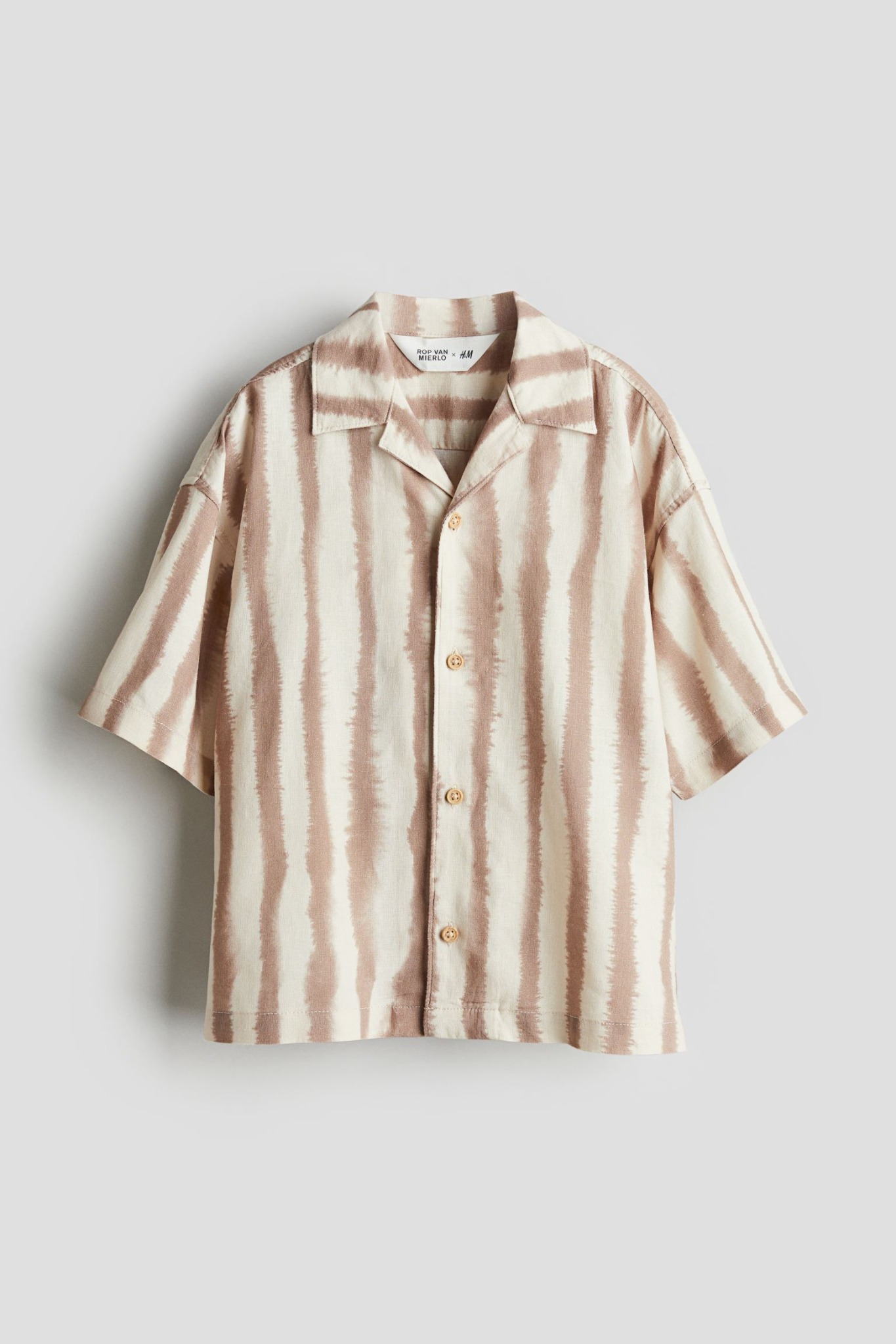 Kazuha's Linen-blend resort shirt (Ganti Nama)