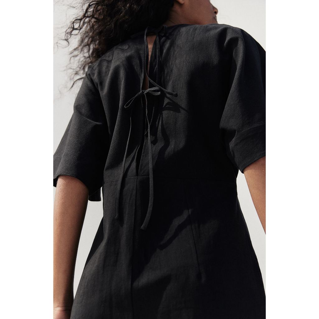 Yunjin's Fearless Funeral Dress