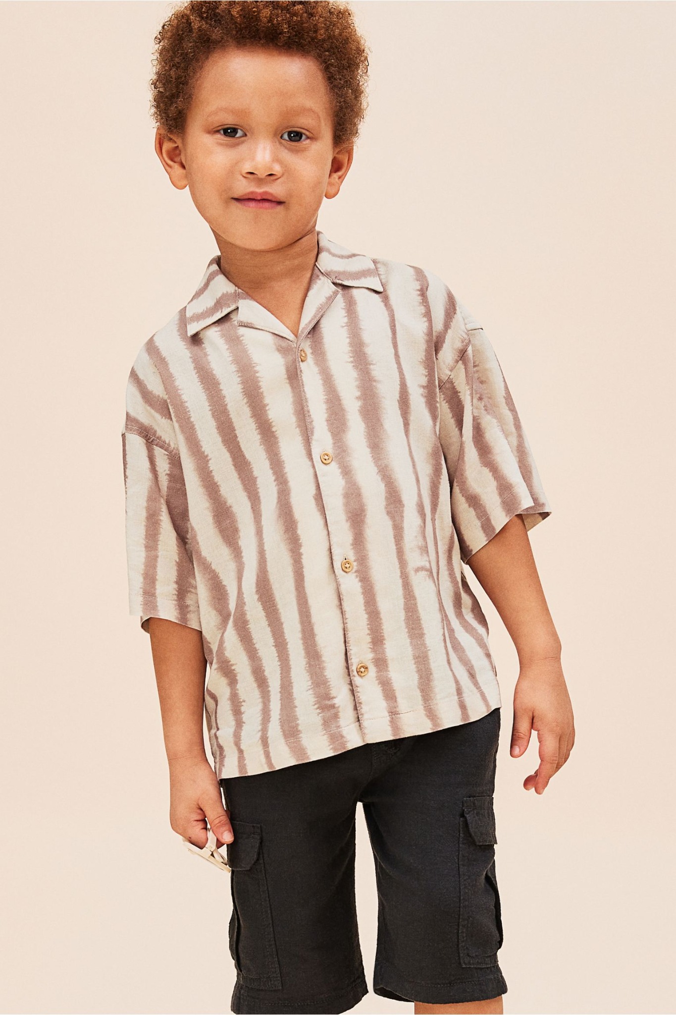Kazuha's Linen-blend resort shirt (Ganti Nama)