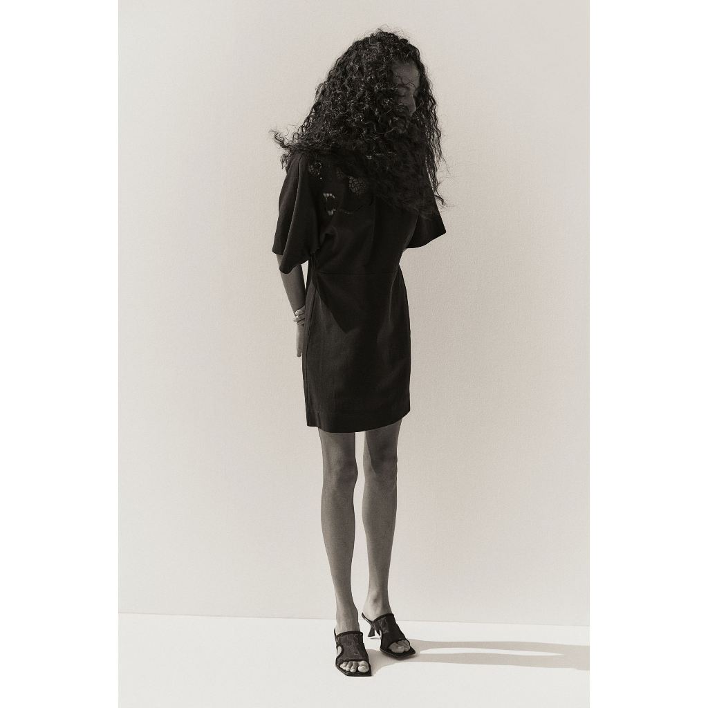 Yunjin's Fearless Funeral Dress