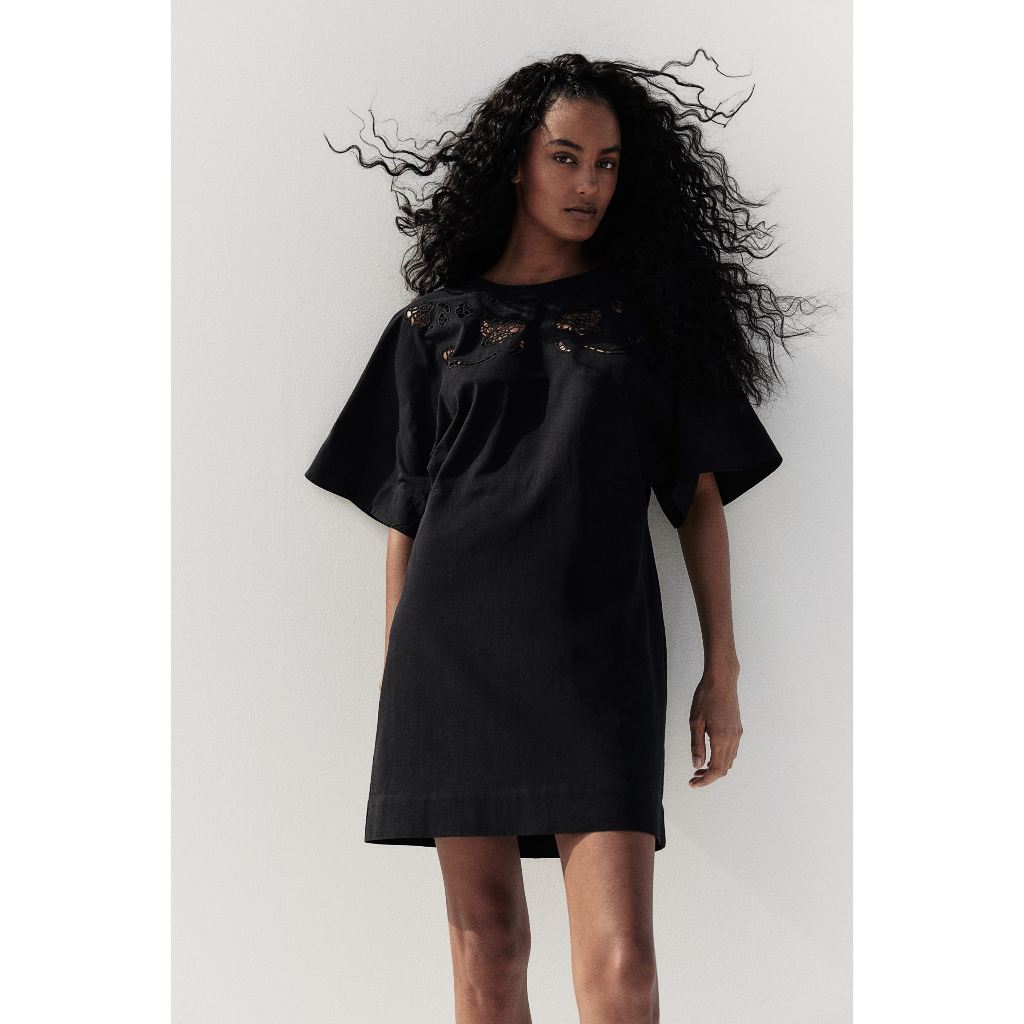 Yunjin's Fearless Funeral Dress