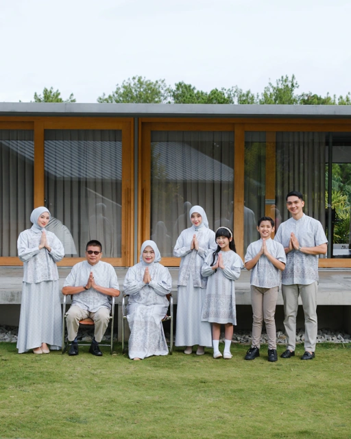 Image of Aradhana Raya - Calming Blue