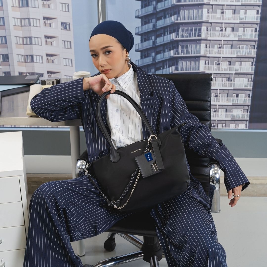 Alice Medium Totebag Black Label merché
